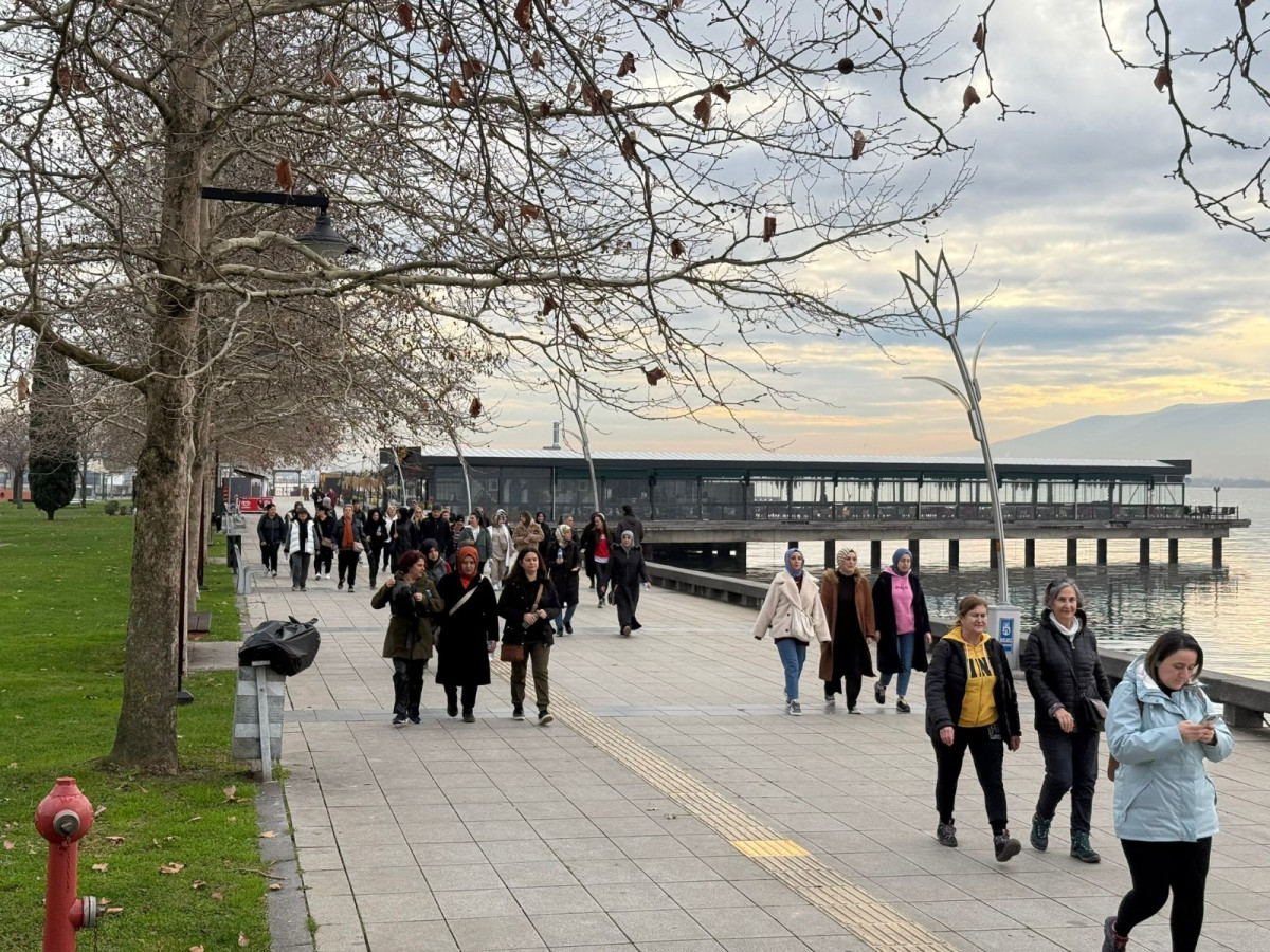 İzmitliler, yılın ilk ‘Sağlıklı Yaşam Yürüyüşü’nde nefes aldı